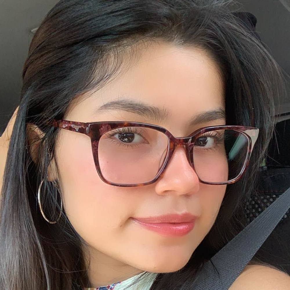 Meet your Posher, Kelly